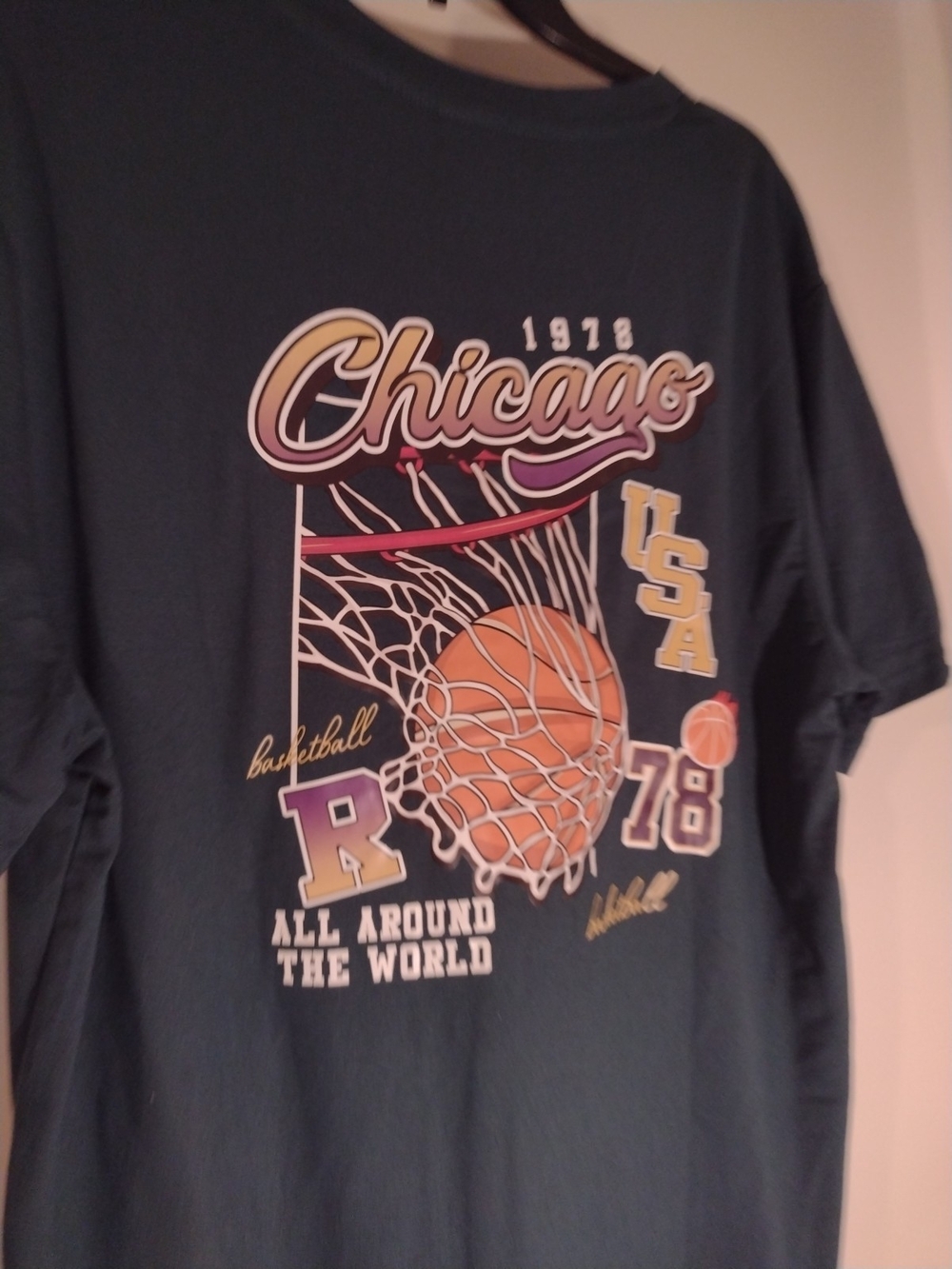 ROMWE Men's  L 78 Chicago Basketball Graphic Tee with Orange and Purple Accents